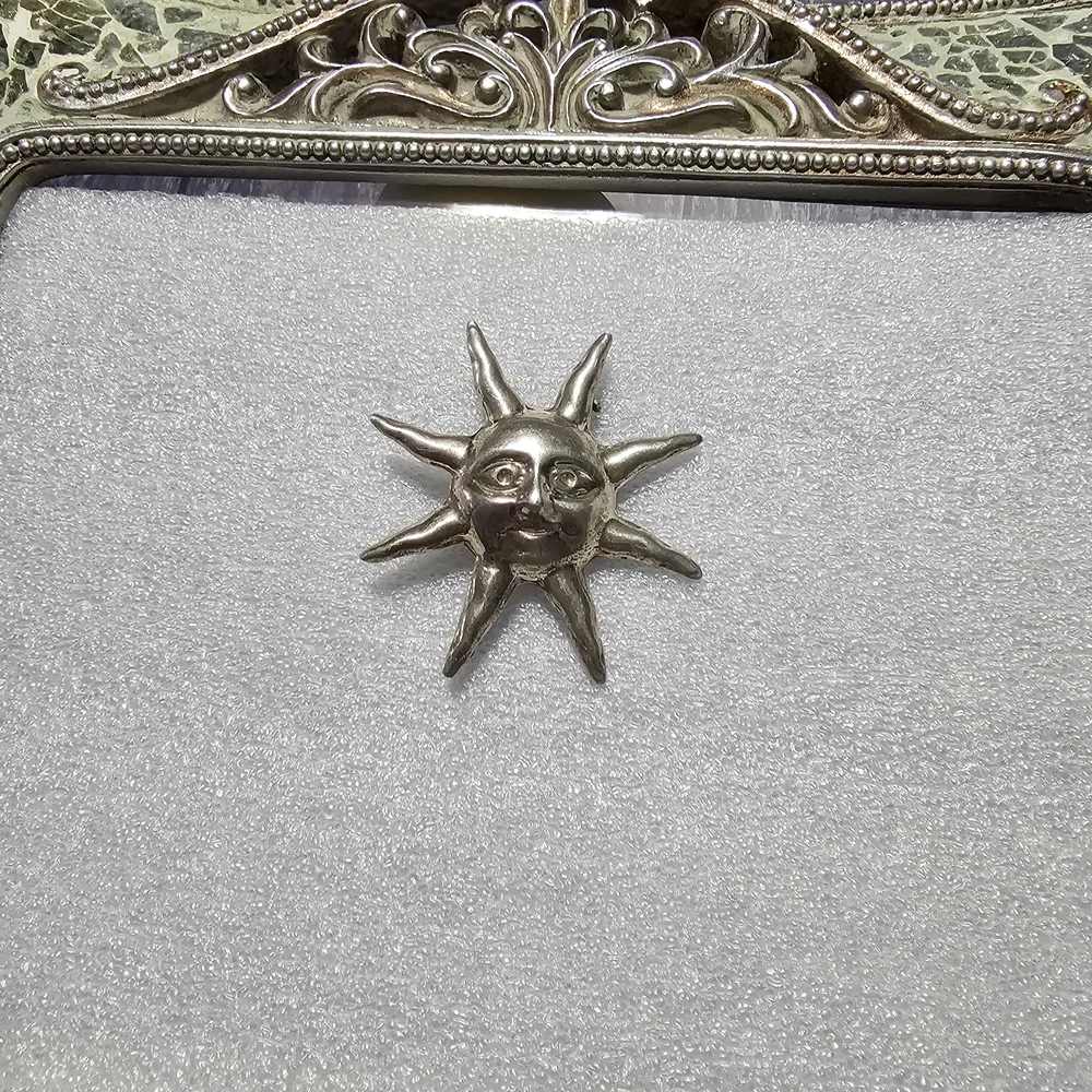 Taxco Silver Sun Face Brooch - Picture 5 of 5